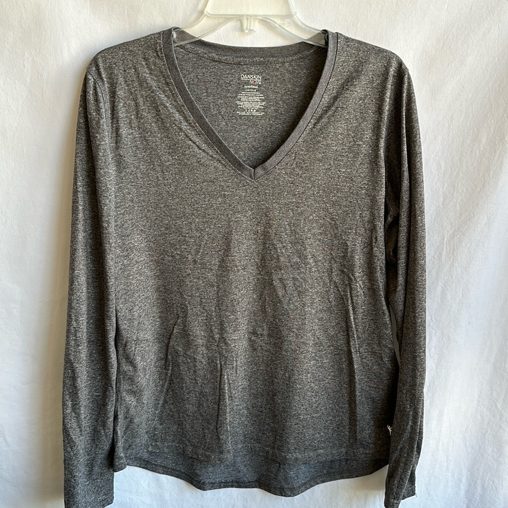 Danskin Now charcoal gray heather semi-fitted long-sleeve V-neck top, size L